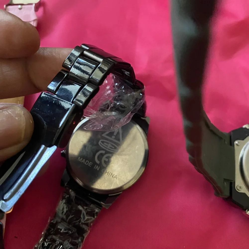 Set of Four Stylish Watches - Picture 13 of 13